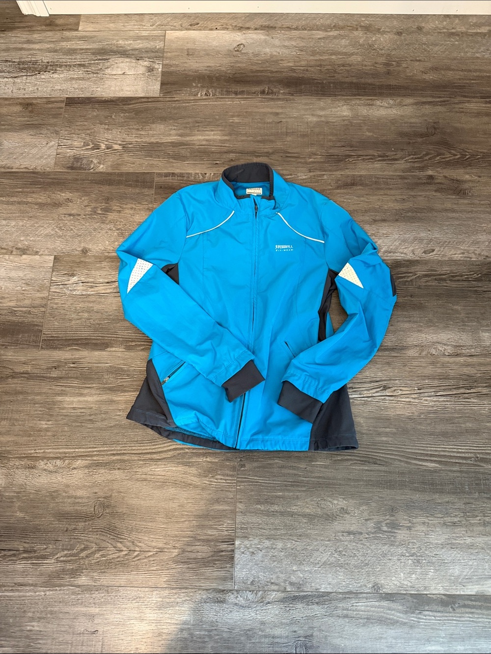Running‎ Room Women’s Blue Softshell Jacket